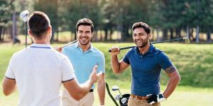 16 BEST TIPS FOR BEGINNER GOLFERS: SECRETS REVEALED!! 1 Tips for beginner golfers showing golf course etiquette